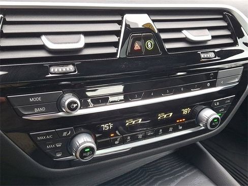 Used 2023 BMW 530i xDrive w/ Premium Package image 17