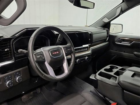 Used 2024 GMC Sierra 1500 Elevation image 17