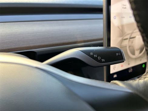 Used 2022 Tesla Model Y Performance image 27