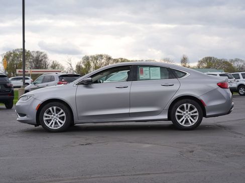 Used 2015 Chrysler 200 Limited FWD image 6