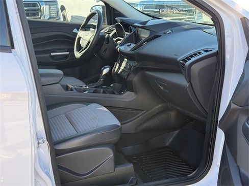 Used 2019 Ford Escape SE image 16