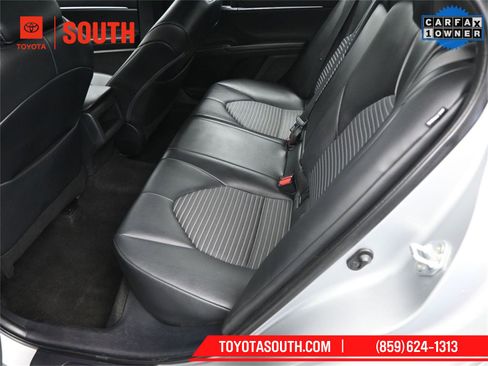 Used 2023 Toyota Camry SE image 10