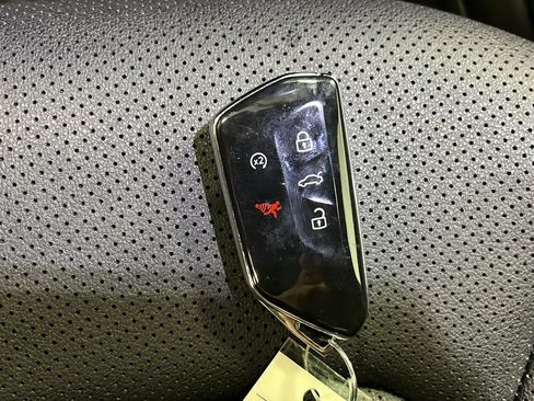 Used 2024 Volkswagen Atlas Cross Sport SE w/ Panoramic Sunroof Package AWD/4WD image 39