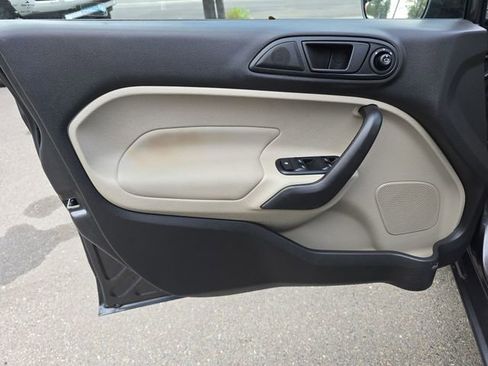 Used 2017 Ford Fiesta SE image 20