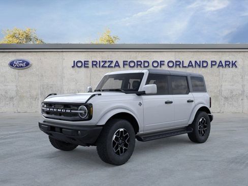 New 2026 Ford Bronco Outer Banks AWD/4WD image 1