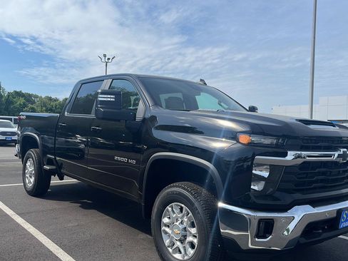 New 2025 Chevrolet Silverado 2500 LT w/ Safety Package AWD/4WD image 40