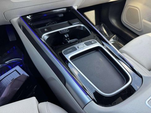 Used 2025 Mercedes-Benz GLB 250 image 28