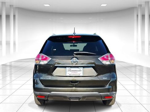 Used 2016 Nissan Rogue SV w/ SV Premium Package FWD image 4