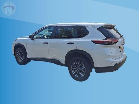 Used 2024 Nissan Rogue S AWD/4WD image 6