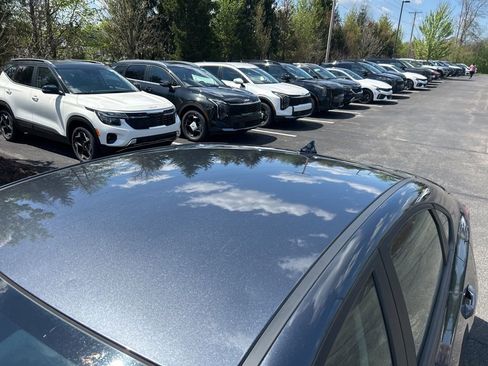 Used 2023 Kia Forte LXS FWD image 9