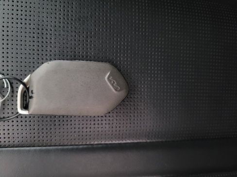 Used 2024 Kia Sorento S FWD image 32
