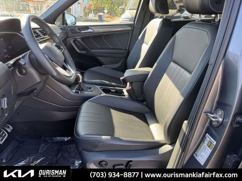 Used 2022 Volkswagen Tiguan SE R-Line image 19