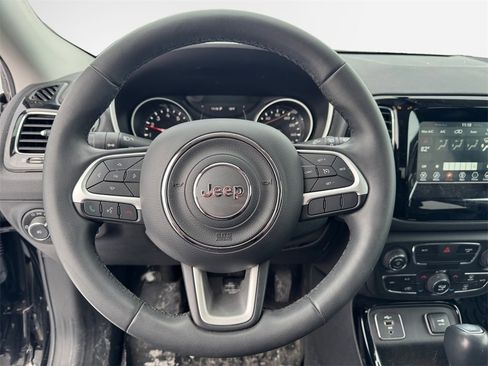 Certified 2021 Jeep Compass Altitude image 13