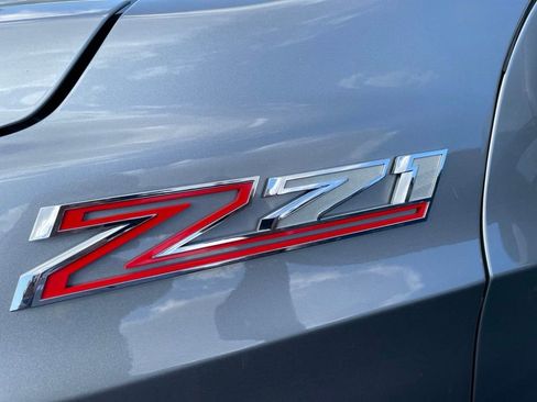 Used 2023 Chevrolet Tahoe Z71 w/ Luxury Package AWD/4WD image 2