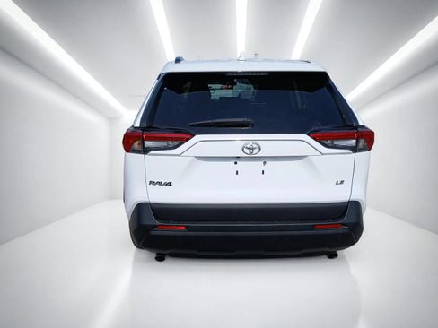 Used 2021 Toyota RAV4 LE FWD image 6
