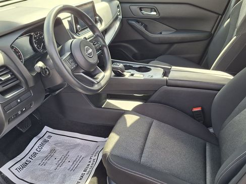 Used 2024 Nissan Rogue SV FWD image 9