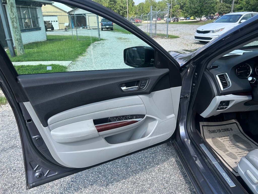 Used 2017 Acura TLX w/ Technology Package FWD image 11