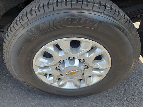 Used 2024 Chevrolet Silverado 2500 LTZ w/ LTZ Plus Package AWD/4WD image 11