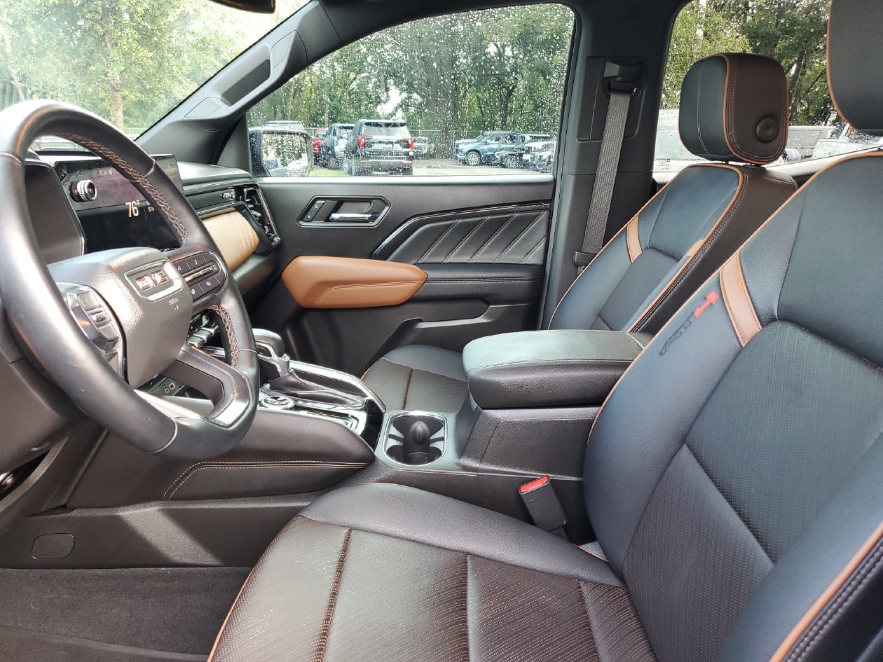 Used 2024 GMC Canyon AT4 w/ AT4 Premium Package AWD/4WD image 18
