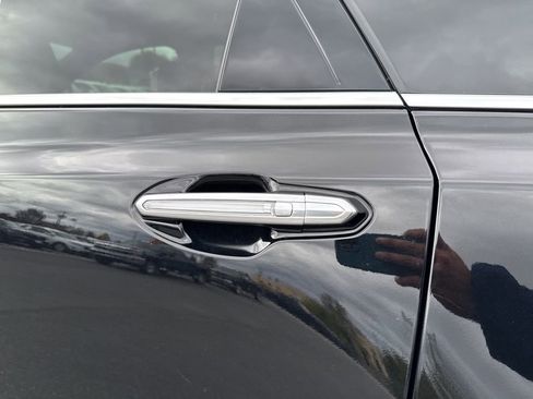 Used 2025 Cadillac XT5 Premium Luxury image 11