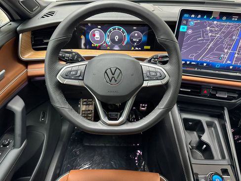 New 2026 Volkswagen Tiguan SEL R-Line AWD/4WD image 13