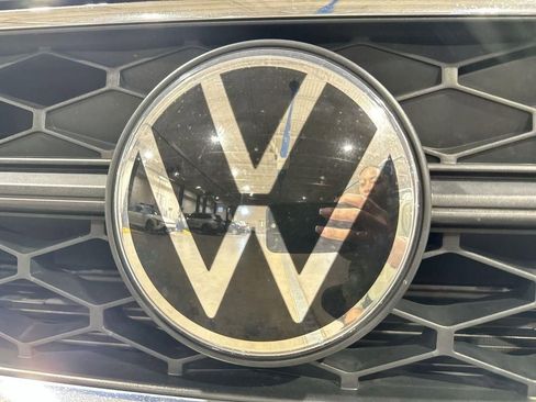 Used 2022 Volkswagen Taos SE FWD image 27