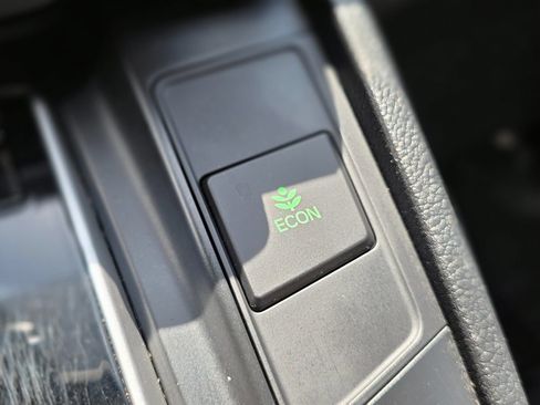 Used 2017 Honda CR-V LX image 40