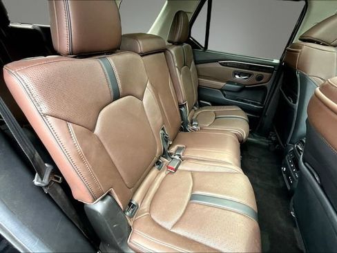 Used 2025 Honda Pilot Elite image 24