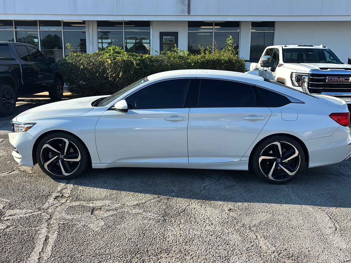 Used 2018 Honda Accord Sport image 4