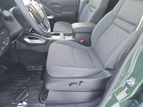 Used 2023 Nissan Frontier SV w/ SV Convenience Package image 19