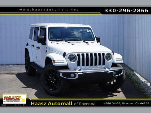 Used 2022 Jeep Wrangler Unlimited Sahara w/ Cold Weather Group AWD/4WD image 1
