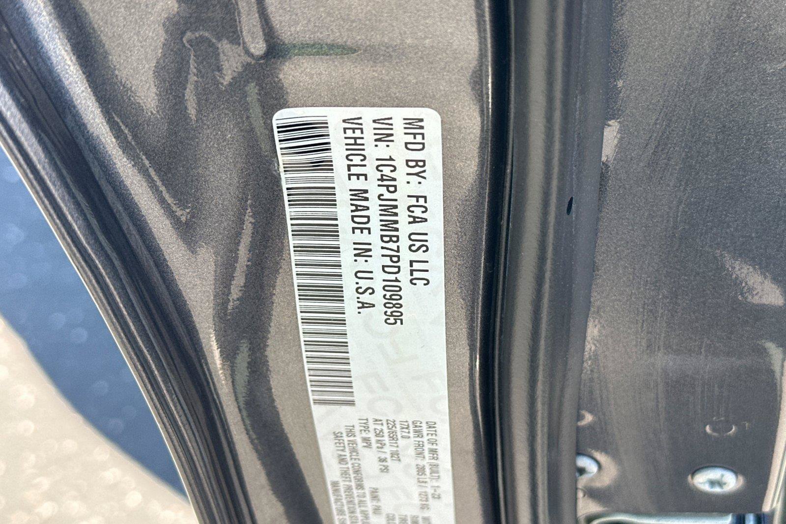 Certified 2023 Jeep Cherokee Altitude Lux AWD/4WD image 29