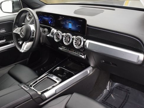 Used 2024 Mercedes-Benz EQB 300 4MATIC image 14