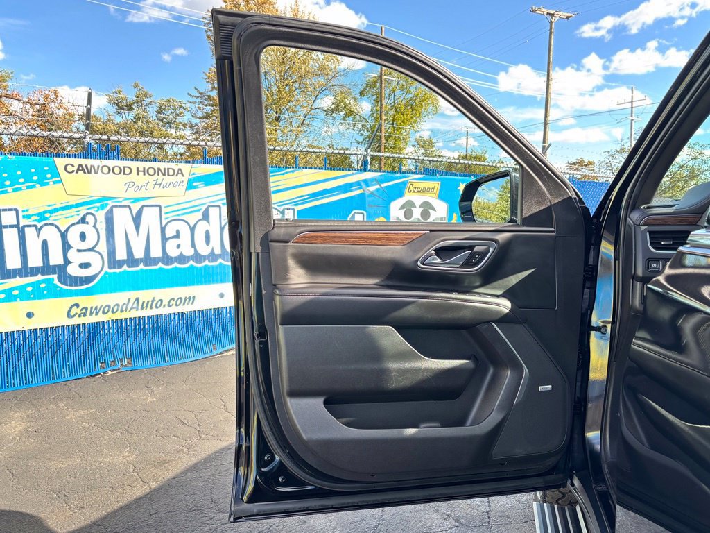 Used 2021 Chevrolet Tahoe High Country AWD/4WD image 19