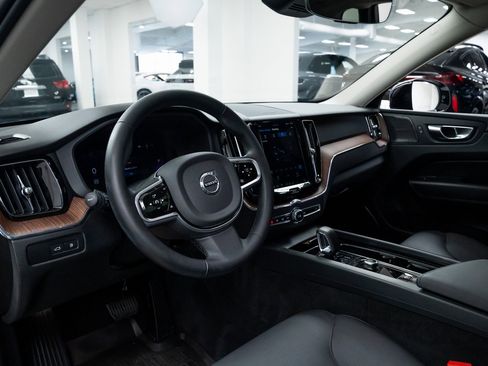Used 2024 Volvo XC60 T8 Plus image 19