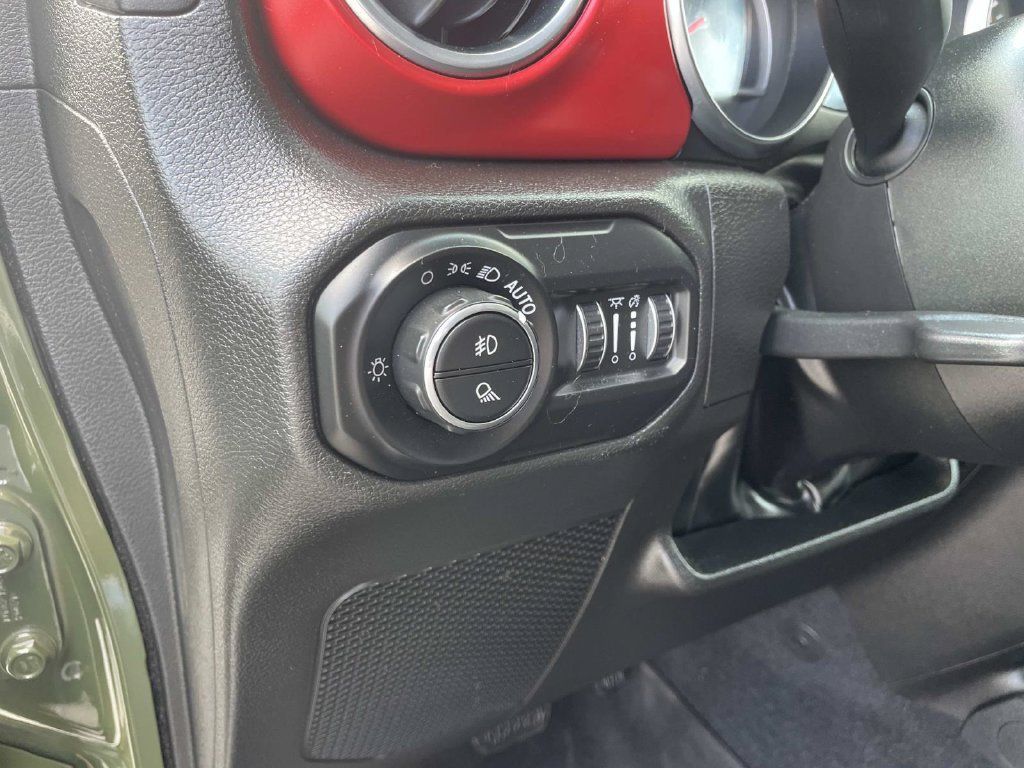 Used 2022 Jeep Gladiator Rubicon w/ LED Lighting Group AWD/4WD image 44