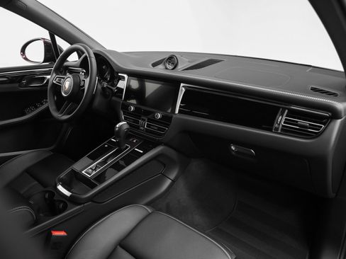 New 2026 Porsche Macan image 22