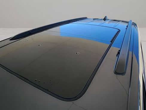 Used 2022 Jeep Grand Cherokee L Limited w/ Luxury Tech Group II image 11