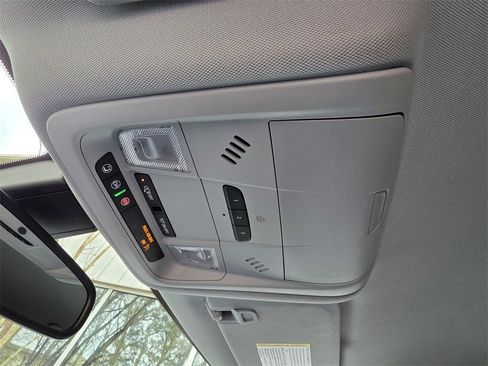 Used 2020 Chevrolet Blazer LT image 30