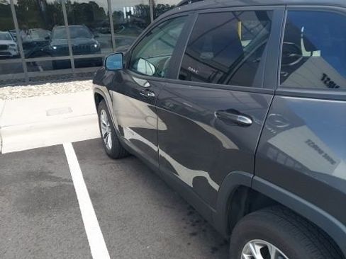 Used 2022 Jeep Cherokee Latitude Lux w/ Sun & Sound Group image 14