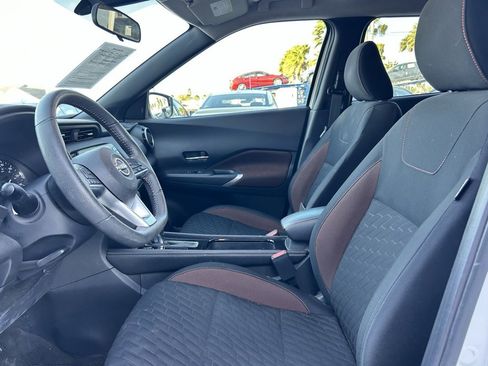 Certified 2022 Nissan Kicks SR image 10