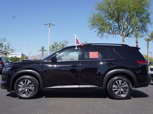 Certified 2025 Nissan Pathfinder SV AWD/4WD image 2