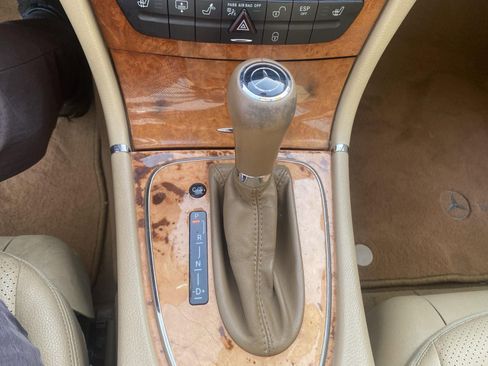 Used 2007 Mercedes-Benz E 350 Sedan image 33