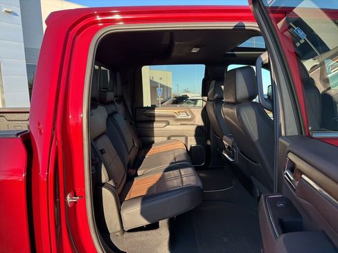 Used 2024 Chevrolet Silverado 2500 High Country w/ High Country Premium Package image 18