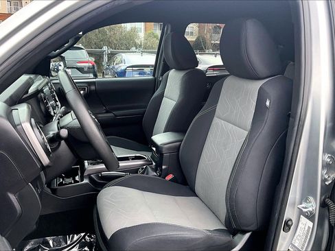 Used 2023 Toyota Tacoma TRD Off-Road image 22