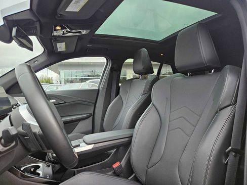 Used 2025 BMW X2 xDrive28i w/ Premium Package image 25