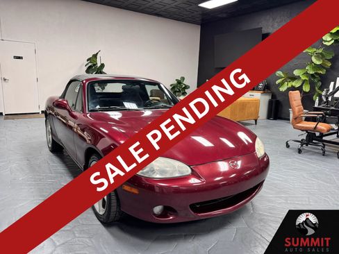 Used 2003 MAZDA MX-5 Miata Convertible 2D image 1