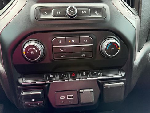 Used 2022 Chevrolet Silverado 2500 Custom w/ Custom Value Package image 31