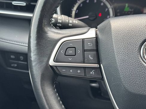 Used 2024 Toyota Highlander XLE FWD image 29