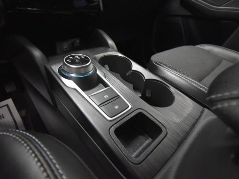 Used 2025 Ford Escape SE FWD image 19